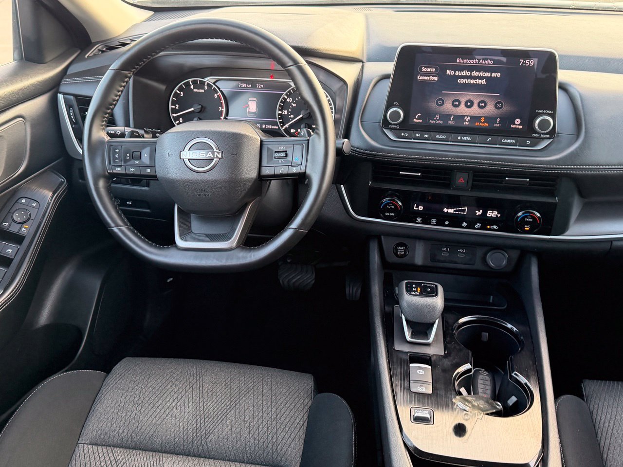 Certified 2025 Nissan Rogue SV FWD image 10