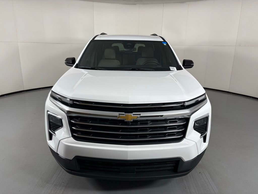 Used 2025 Chevrolet Traverse LT image 4