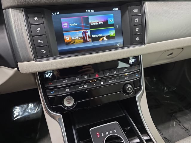 Used 2016 Jaguar XF Prestige AWD/4WD image 24