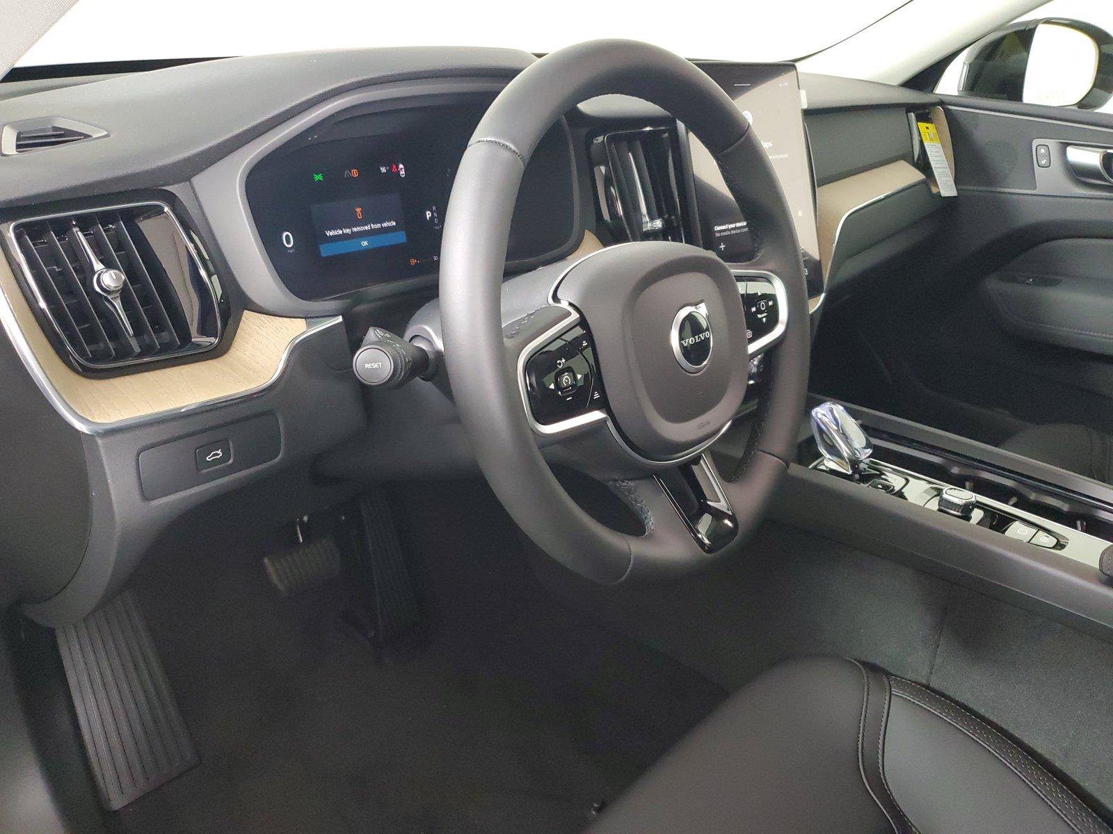 New 2026 Volvo XC60 B5 Core w/ Climate Package AWD/4WD image 25