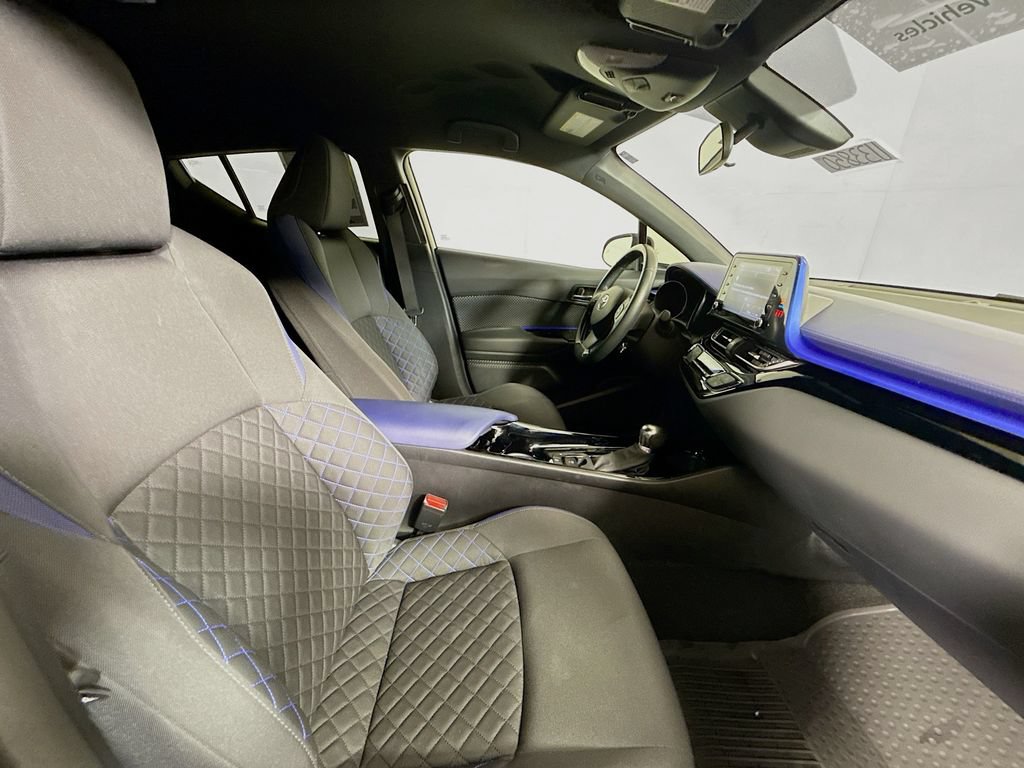 Used 2021 Toyota C-HR XLE FWD image 27