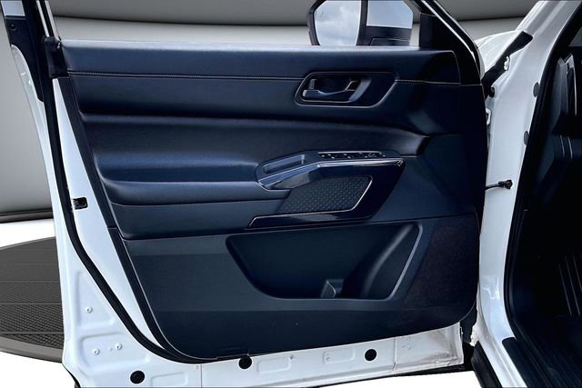 Certified 2024 Nissan Pathfinder SV FWD image 19
