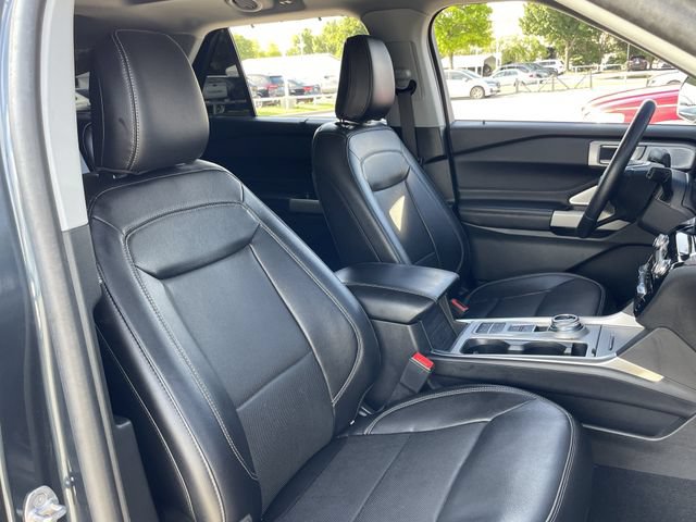 Used 2024 Ford Explorer Limited w/ Limited Technology Package RWD image 28