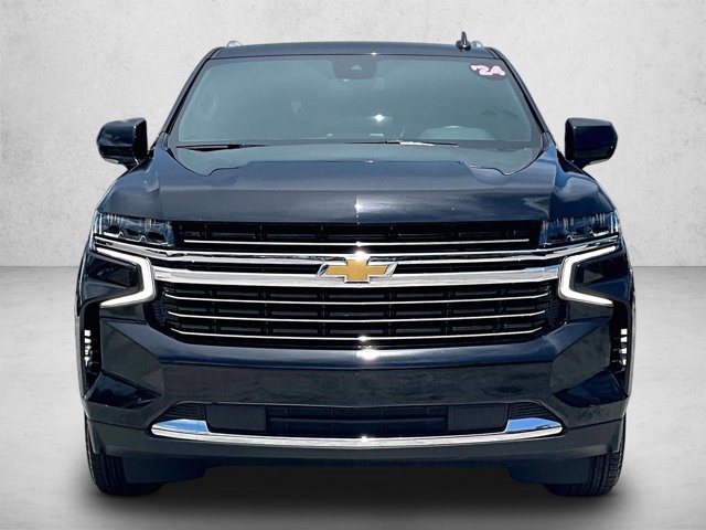 Used 2024 Chevrolet Suburban LT RWD image 2