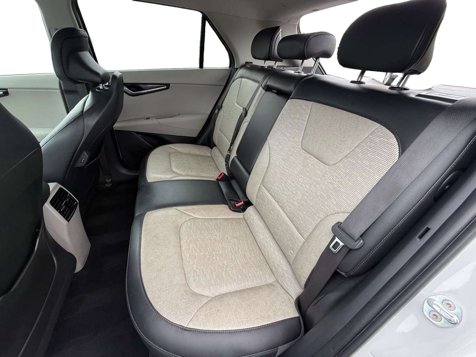 Used 2023 Kia Niro Wave image 16