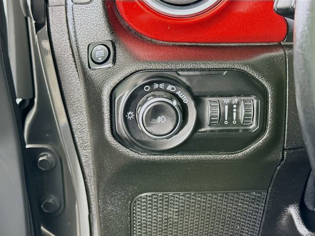 Used 2018 Jeep Wrangler Unlimited Rubicon AWD/4WD image 10