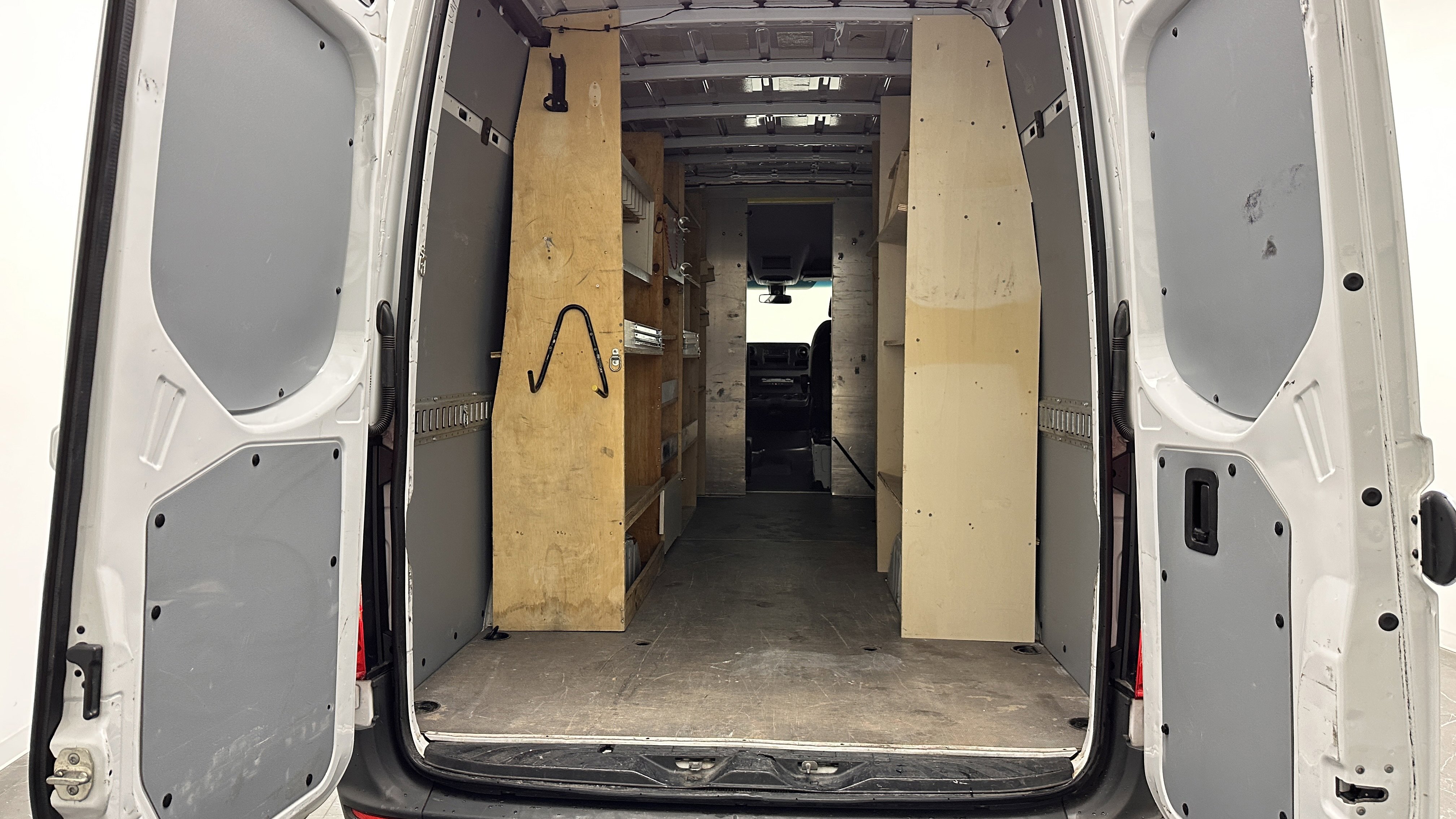 Used 2020 Freightliner Sprinter 3500 image 23