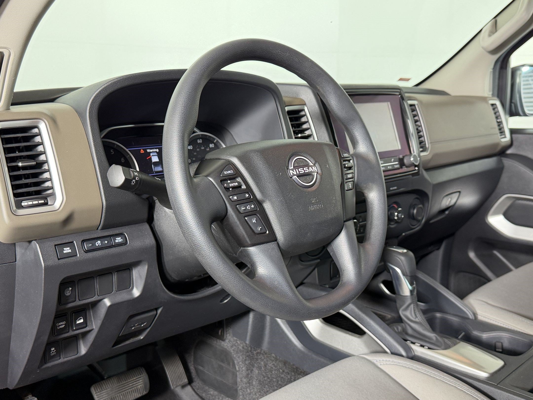 Used 2022 Nissan Frontier SV w/ Technology Package AWD/4WD image 3