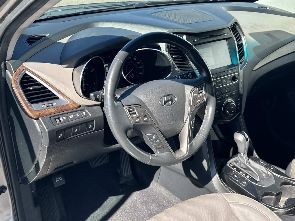 Used 2018 Hyundai Santa Fe Sport w/ 2.4L Tech Package 04 AWD/4WD image 2
