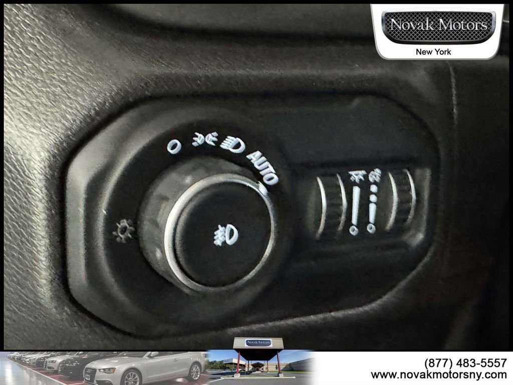 Used 2022 Jeep Wrangler Unlimited Sport image 14