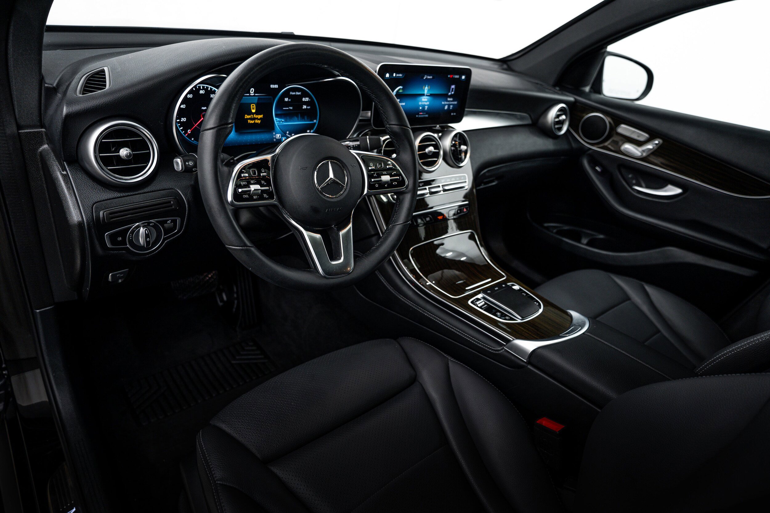 Used 2020 Mercedes-Benz GLC 300 4MATIC Coupe image 9