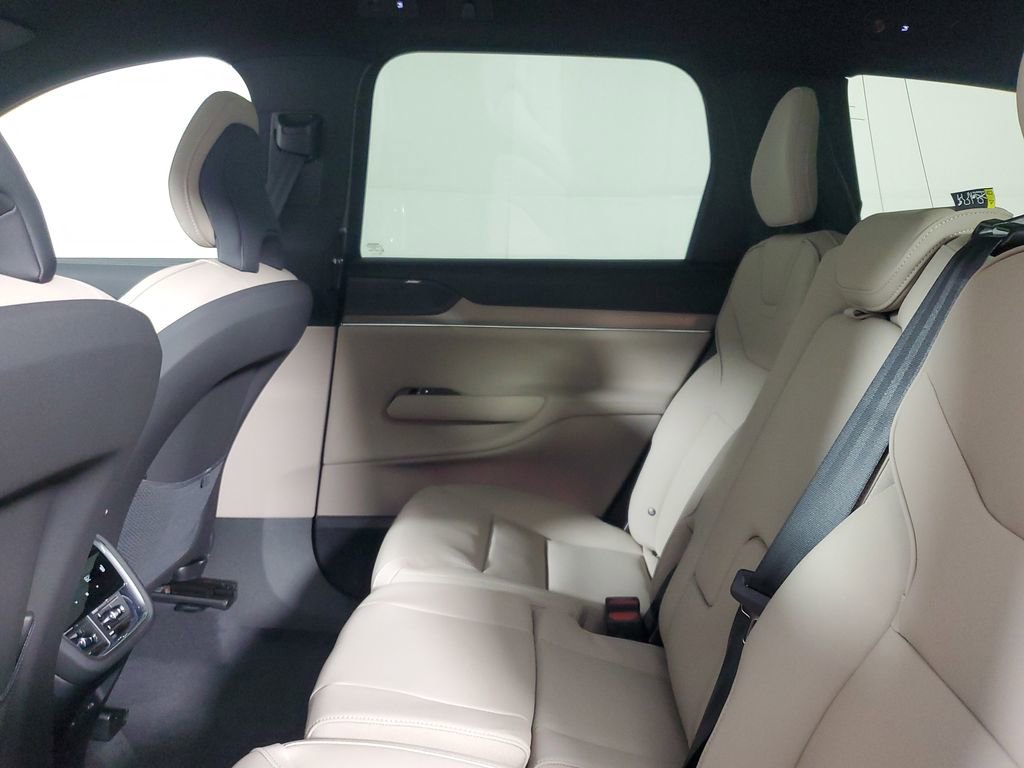 New 2026 Volvo EX90 Plus image 11