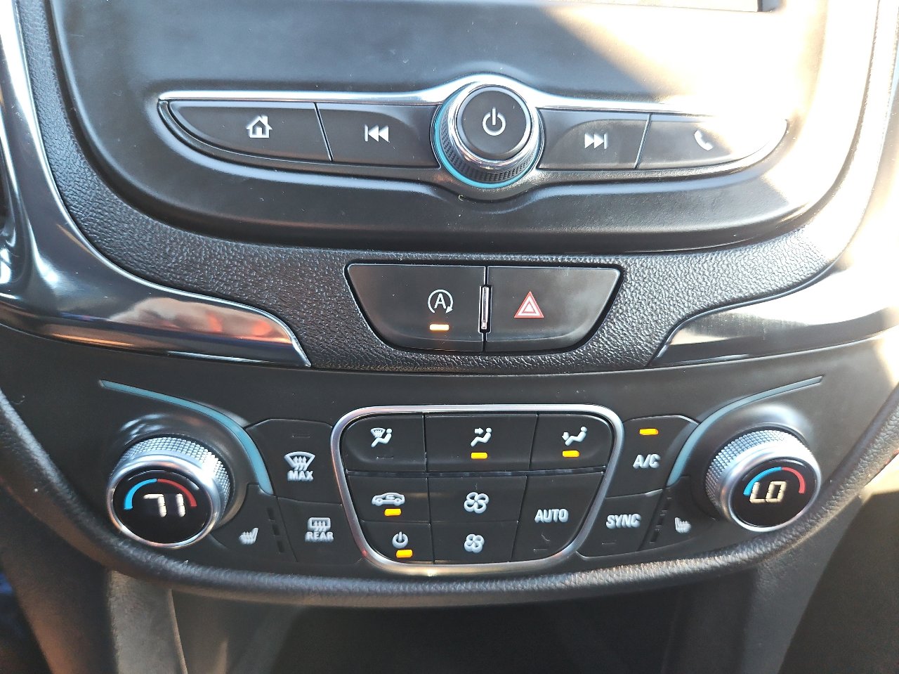 Used 2023 Chevrolet Equinox RS image 34