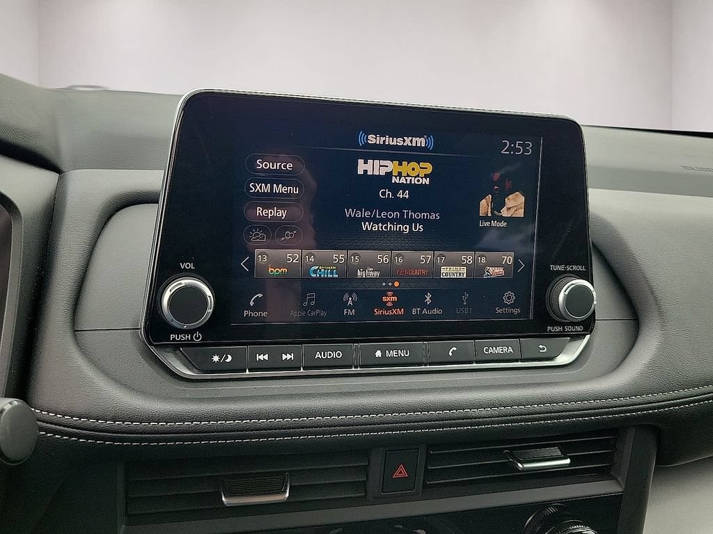 Used 2025 Nissan Rogue SV FWD image 15