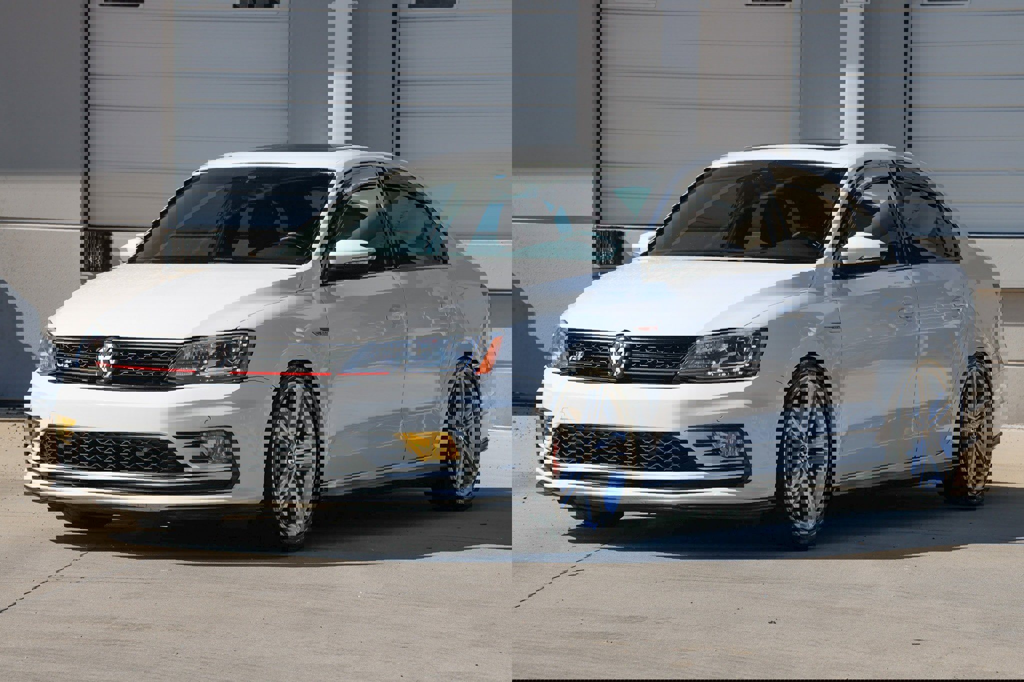 Used 2016 Volkswagen Jetta GLI SEL image 4