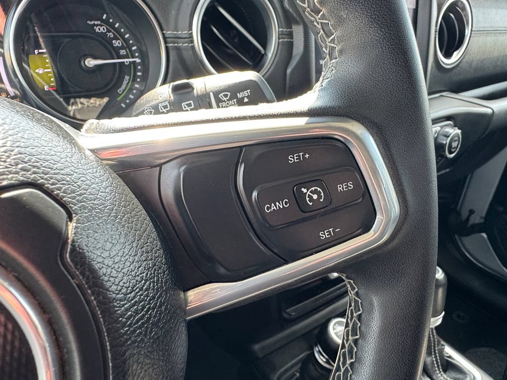 Used 2023 Jeep Wrangler Unlimited Sahara AWD/4WD image 15