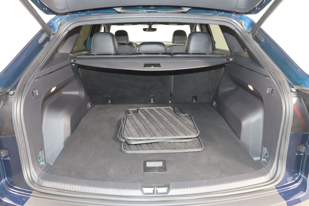 Used 2020 Volkswagen Atlas Cross Sport SE AWD/4WD image 46
