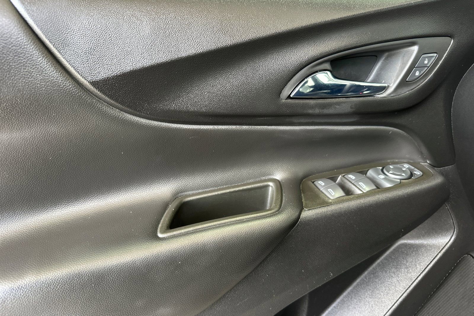 Used 2022 Chevrolet Equinox LT image 11