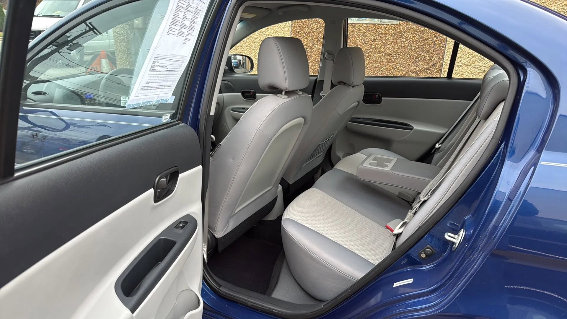 Used 2010 Hyundai Accent GLS w/ Premium Pkg 4 image 27