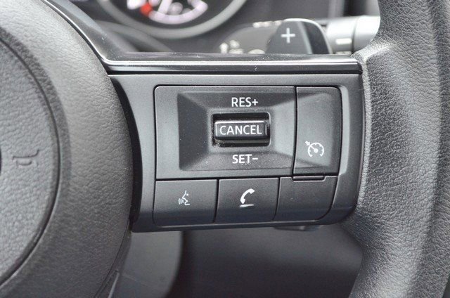 Used 2024 Nissan Rogue S image 21