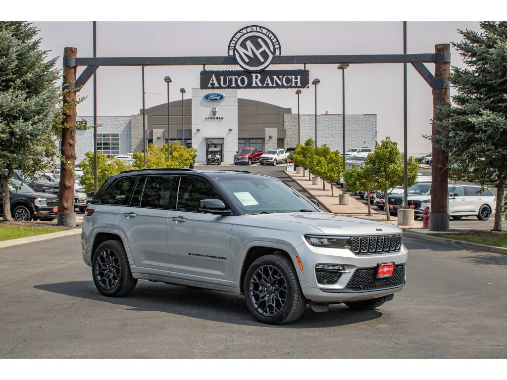 Used 2025 Jeep Grand Cherokee Summit w/ Obsidian Package