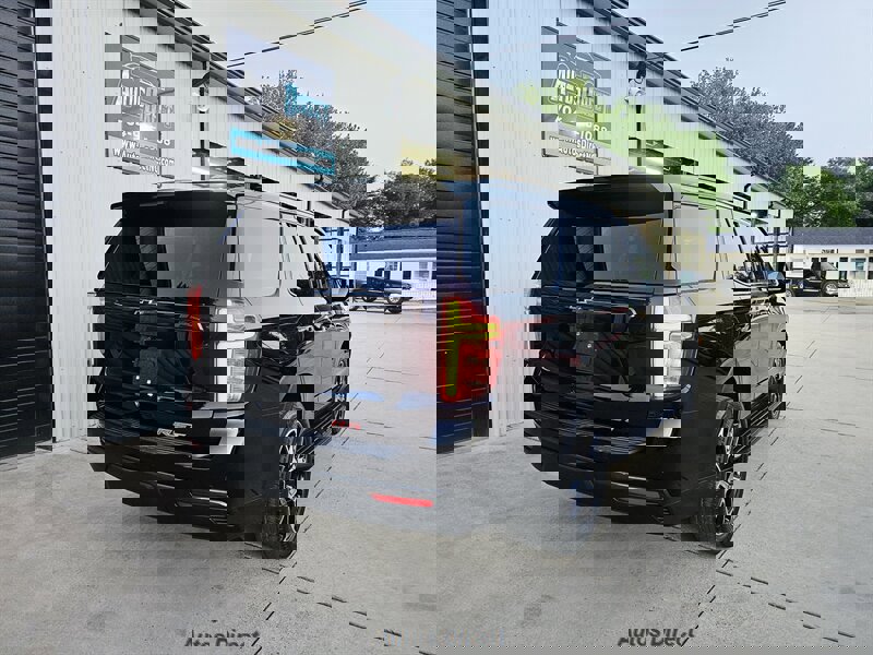 Used 2021 Chevrolet Tahoe RST w/ Luxury Package image 9