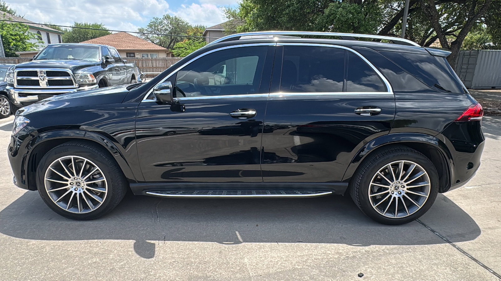 Used 2022 Mercedes-Benz GLE 450 4MATIC image 4