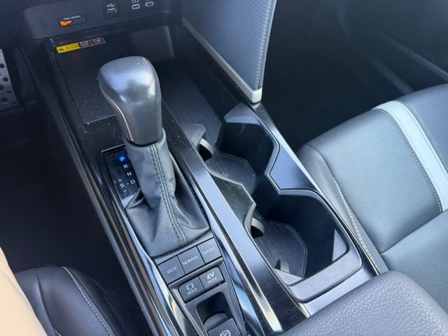 Used 2025 Toyota Camry SE FWD image 12