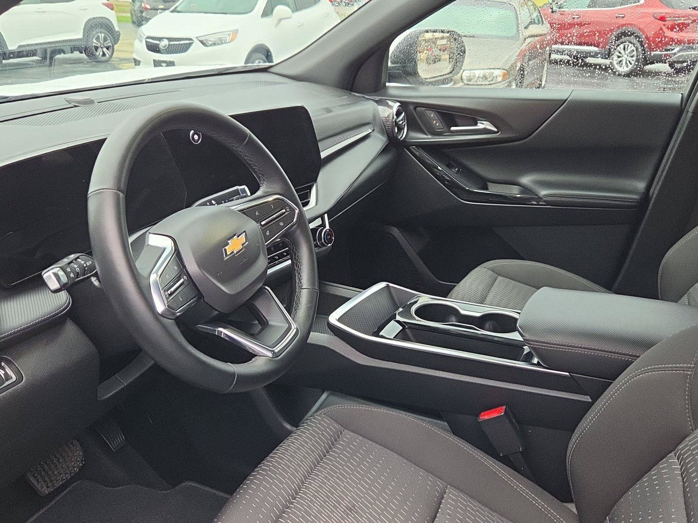 Used 2025 Chevrolet Equinox LT w/ Safety and Technology Package FWD image 6
