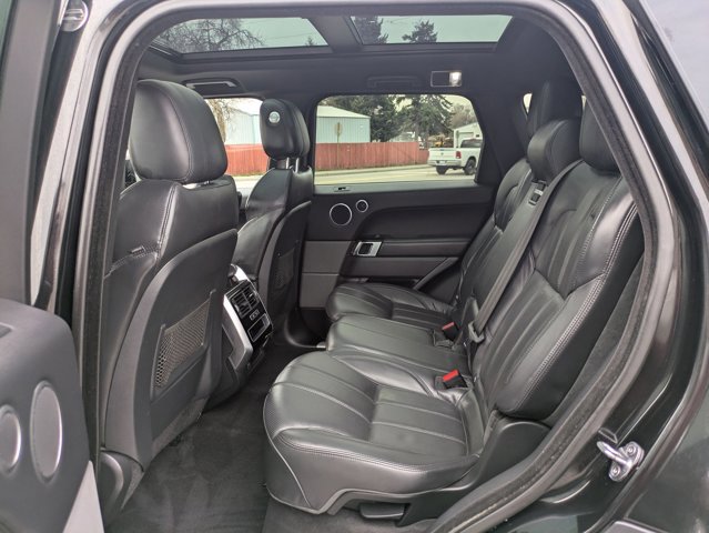 Used 2016 Land Rover Range Rover Sport HSE image 27