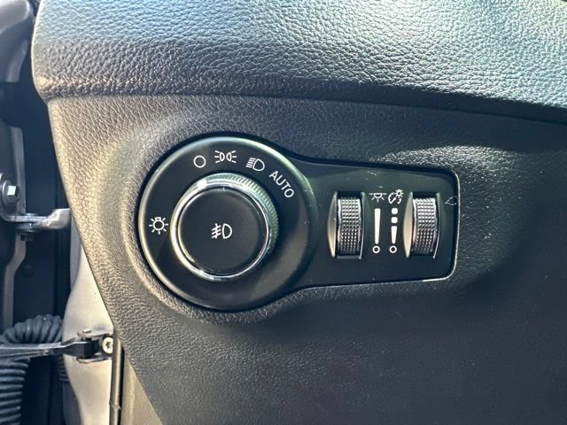 Used 2018 Jeep Compass Latitude w/ Popular Equipment Group AWD/4WD image 13