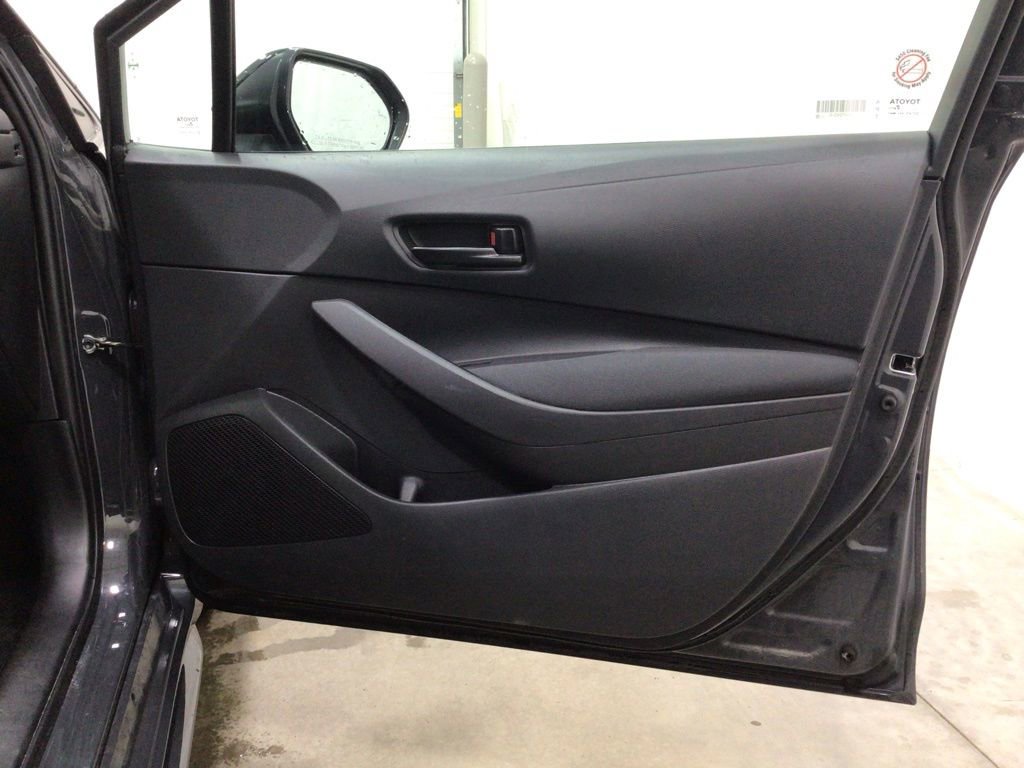 Used 2024 Toyota Corolla LE w/ LE Convenience Package image 29