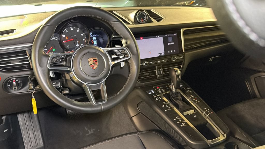 Used 2019 Porsche Macan AWD/4WD image 16