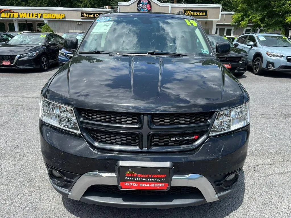 Used 2019 Dodge Journey Crossroad FWD image 3