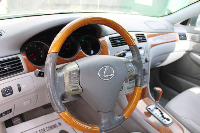 Used 2005 Lexus ES 330 FWD image 20