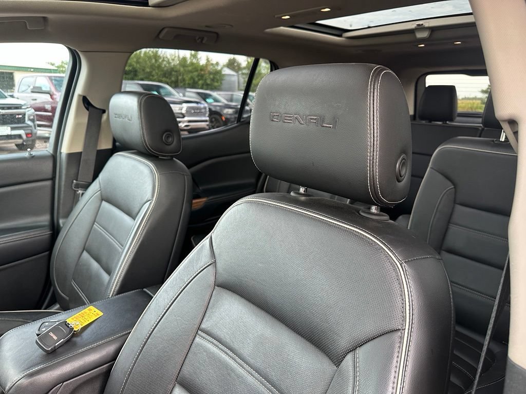 Used 2017 GMC Acadia Denali w/ Technology Package AWD/4WD image 14