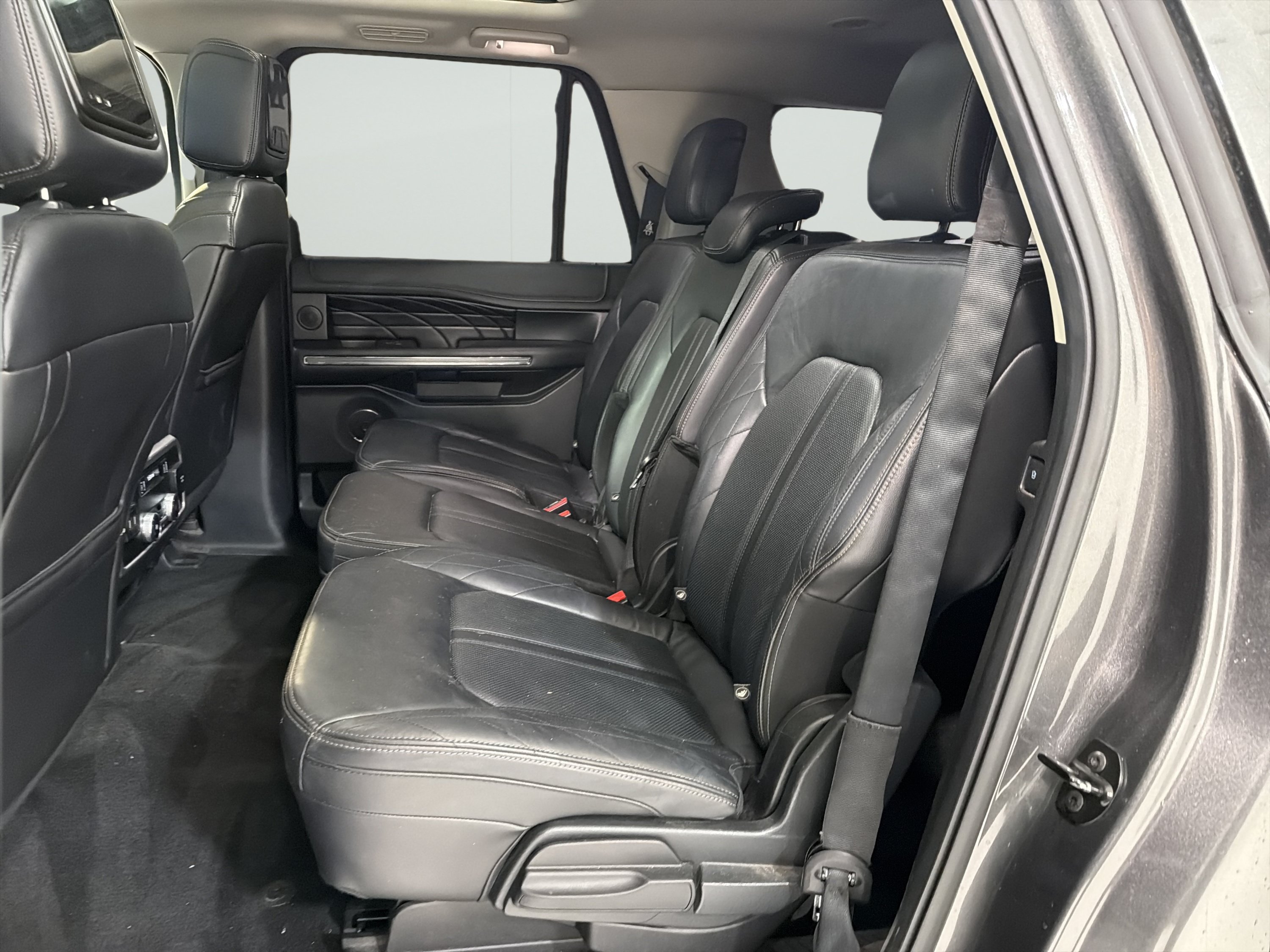 Used 2018 Ford Expedition Max Platinum RWD image 10