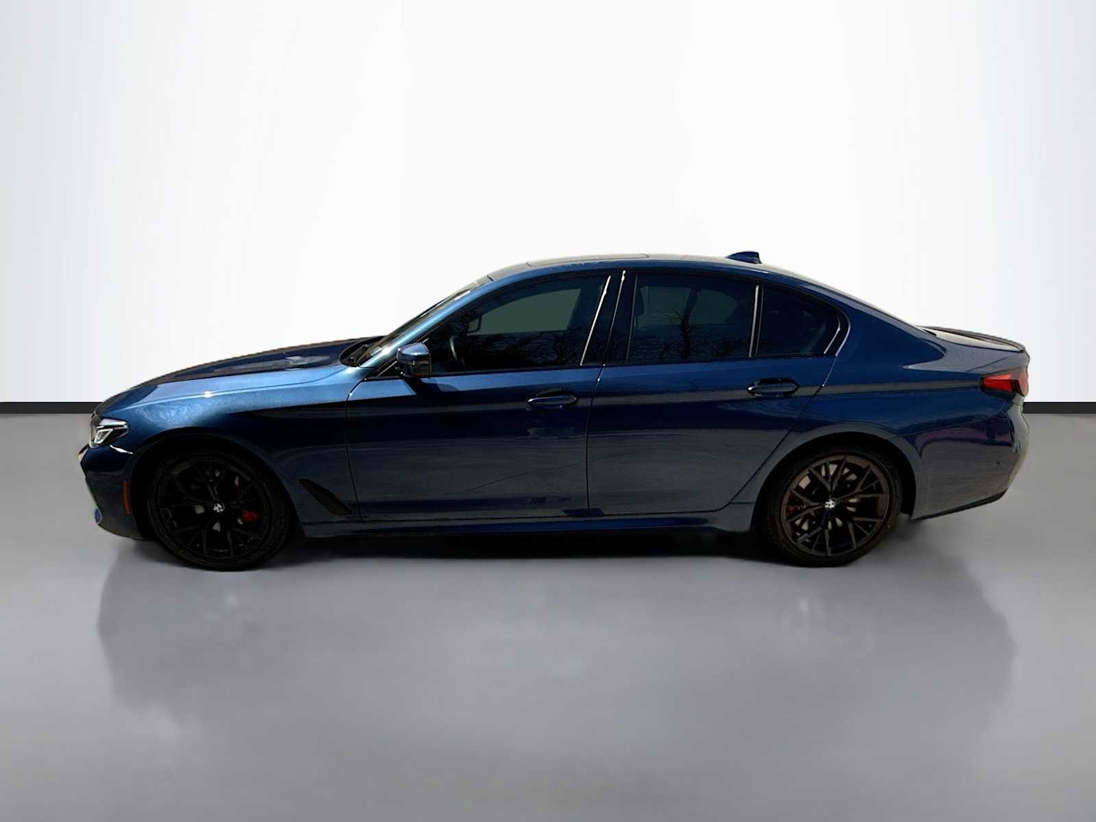 Used 2023 BMW M550i xDrive w/ Executive Package AWD/4WD image 5