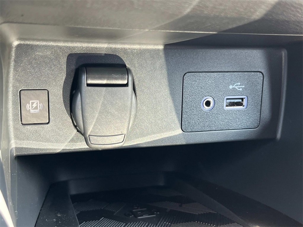 New 2025 Nissan Versa SV w/ Trunk Package image 25