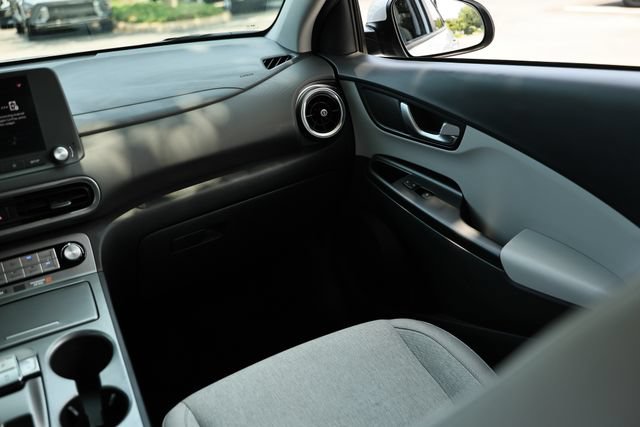 Used 2023 Hyundai Kona SE FWD image 28
