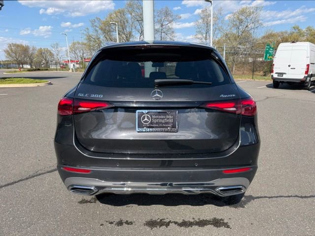 Used 2023 Mercedes-Benz GLC 300 4MATIC image 5
