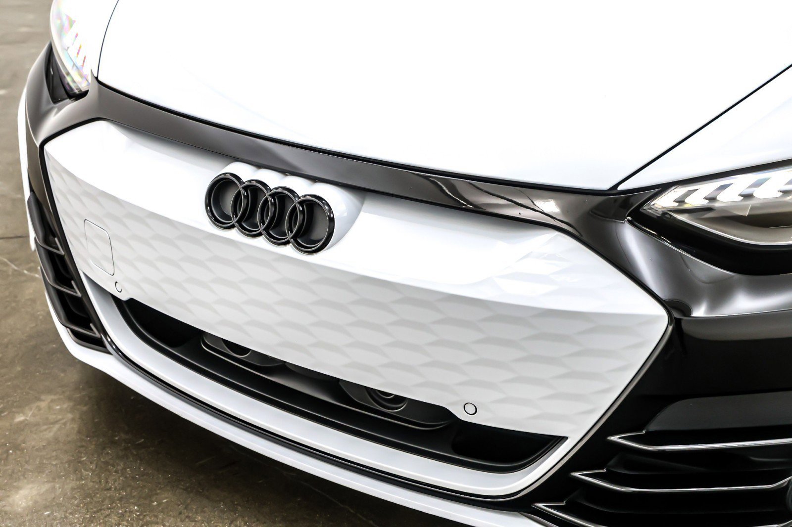 Used 2024 Audi RS e-tron GT w/ Carbon Performance Package image 13