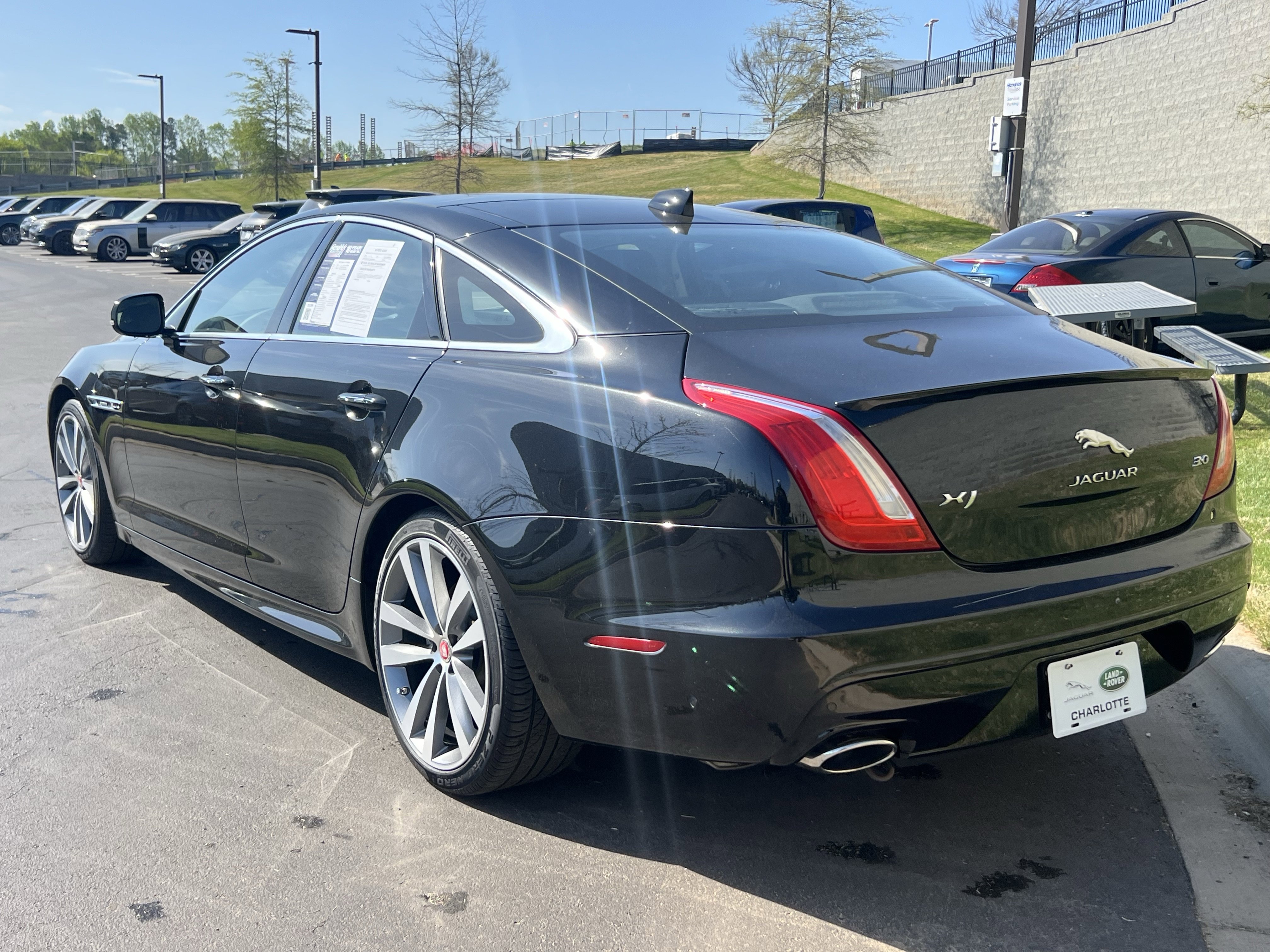 Used 2019 Jaguar XJ R-Sport image 5