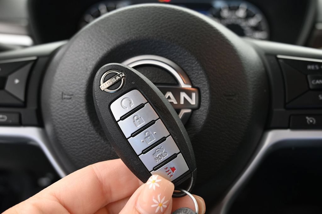 Used 2025 Nissan Altima 2.5 SV FWD image 31