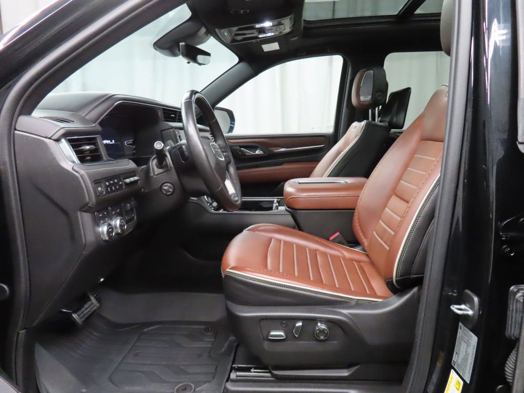 Used 2024 GMC Yukon XL Denali Ultimate AWD/4WD image 8