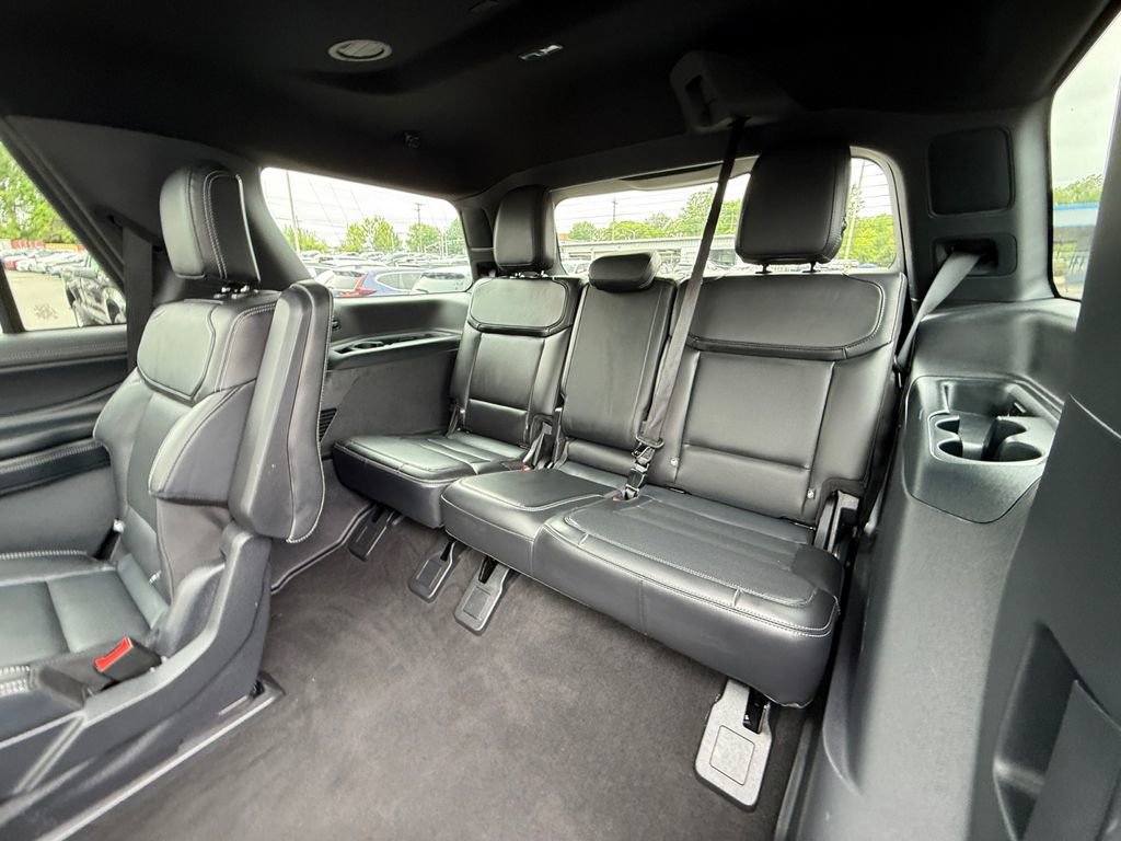 Used 2025 Ford Expedition Platinum w/ Stealth Appearance Package AWD/4WD image 27