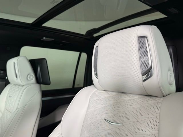New 2026 Cadillac Escalade ESV Platinum Sport AWD/4WD image 15