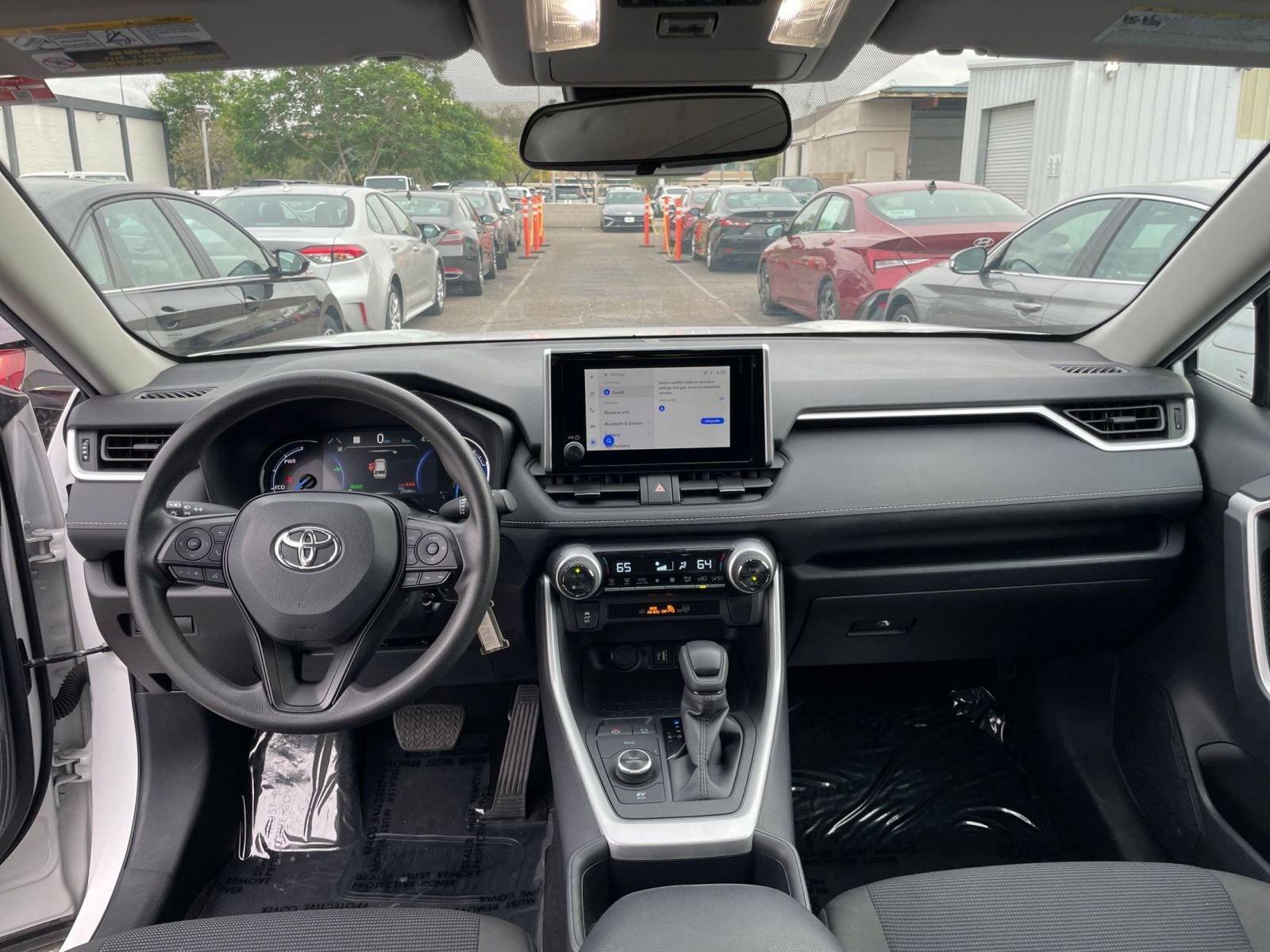 Used 2025 Toyota RAV4 LE image 32