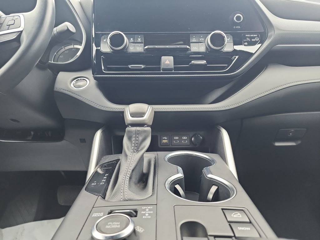 Certified 2023 Toyota Highlander XSE image 11