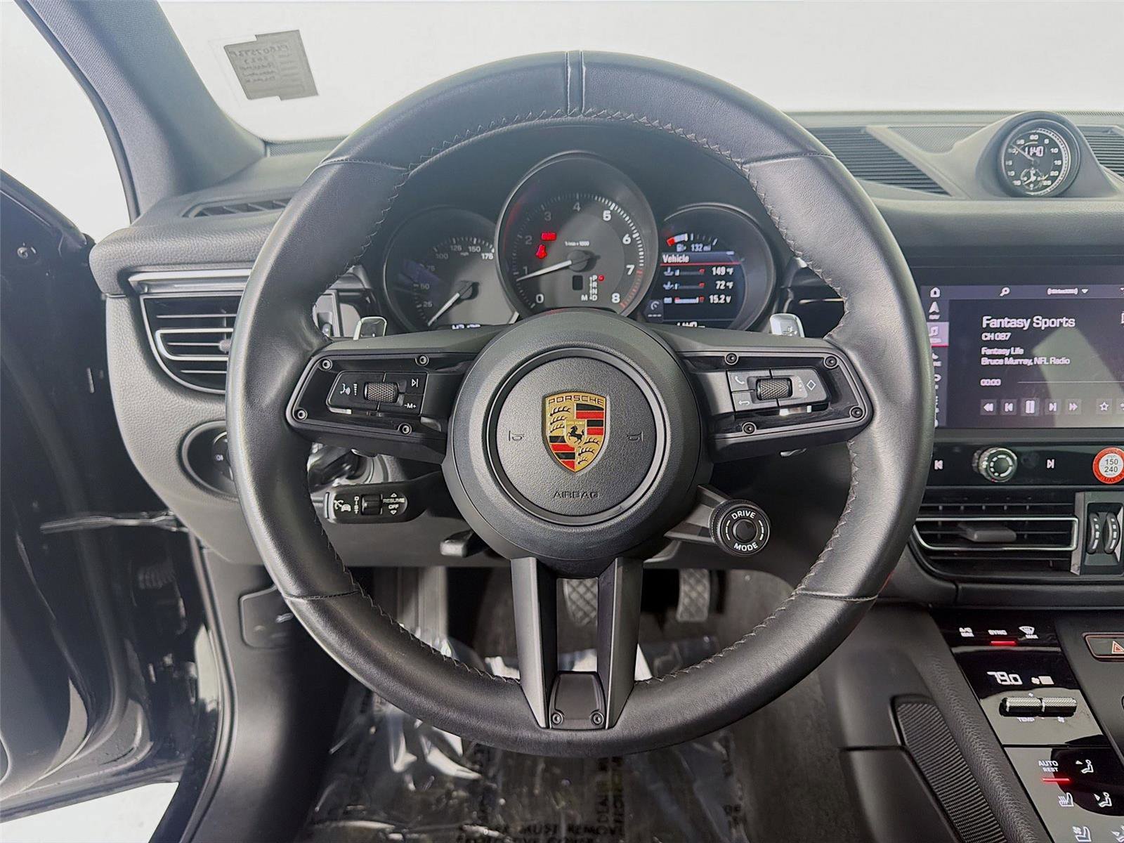 Certified 2023 Porsche Macan AWD/4WD image 11